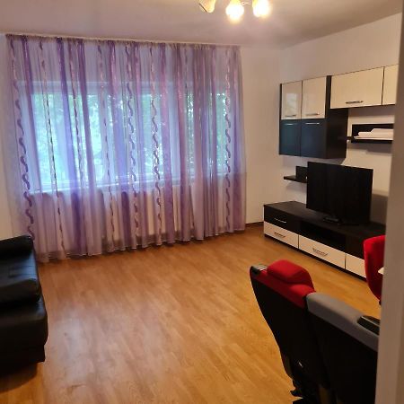 Apartament 2 Camere - Pitesti / 2-Rooms Apartment - ปีเตช ภายนอก รูปภาพ